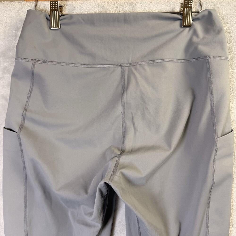 Women's Light Gray Activewear Leggings with Black Knee Panels - Picture 10 of 16